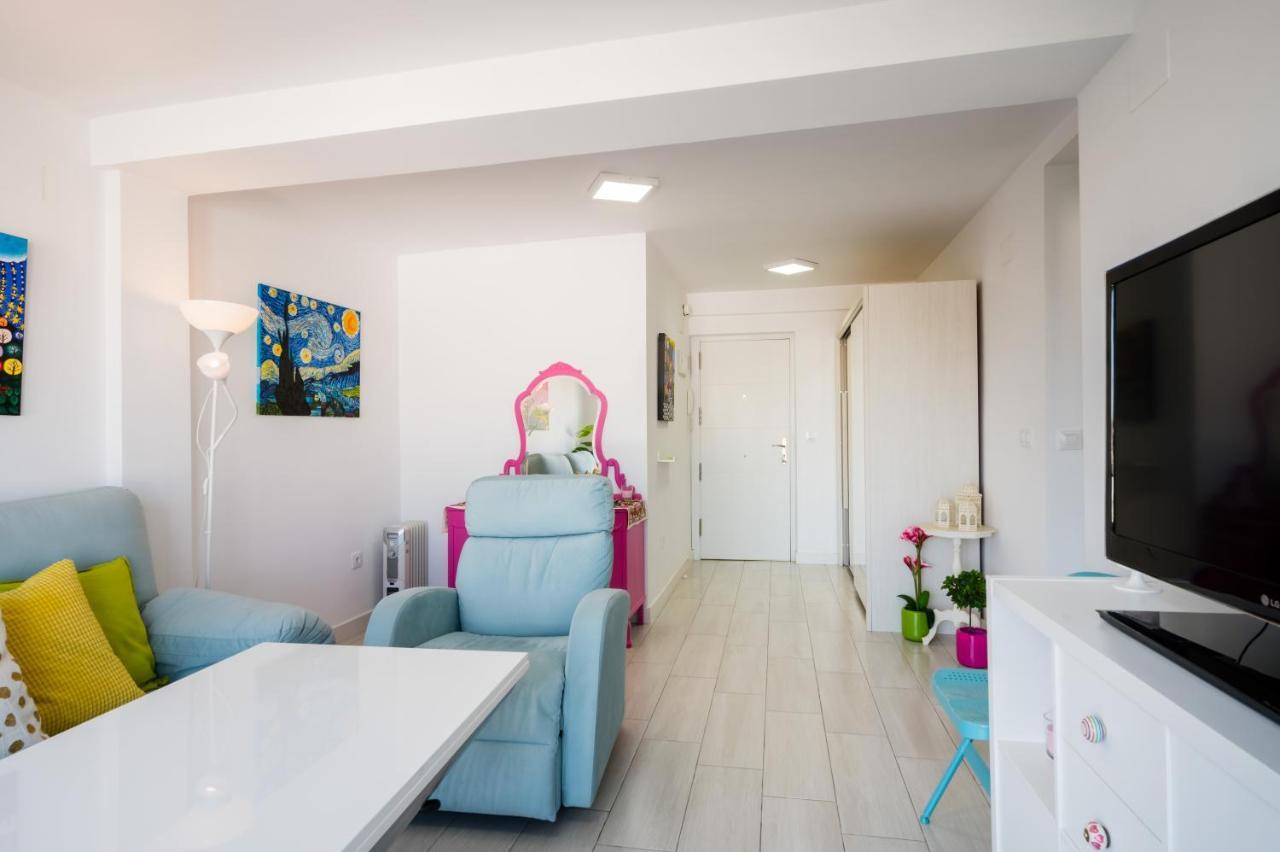 Apartment Wide And Colourful- 3bd 1bth- Triana Seville