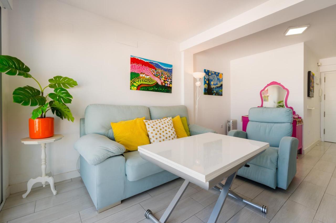 Wide And Colourful- 3bd 1bth- Triana Seville