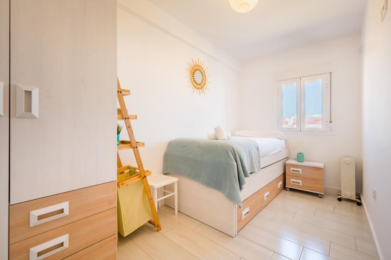 Wide And Colourful- 3bd 1bth- Triana * Séville